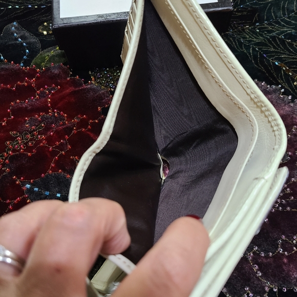 EUC Gucci Wallet - Picture 15 of 15